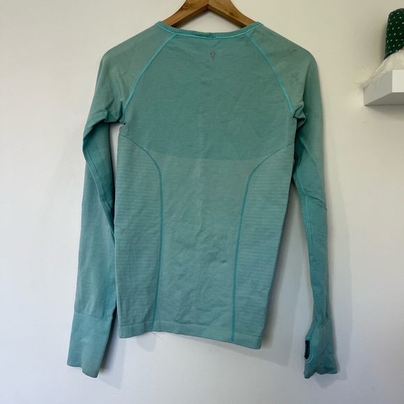 IVIVVA LONG SLEEVE BLUE ATHLETIC TOP - Picture 3 of 3